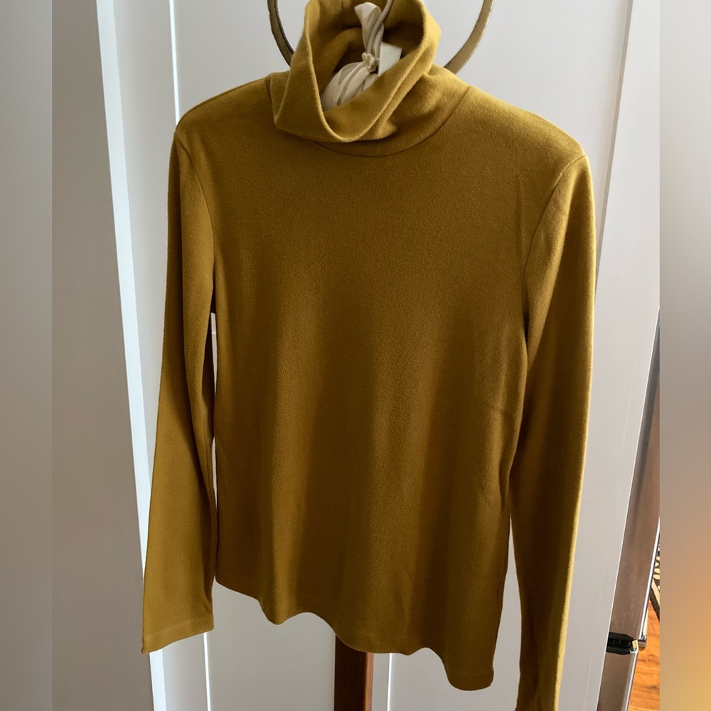 Uni Qlo Heattech Turtle Neck